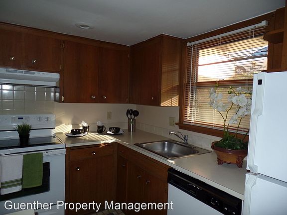 4th image of 715 S Lincoln St APT 302S
