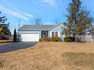 2980 Pineland Ct, Aurora, IL 60504