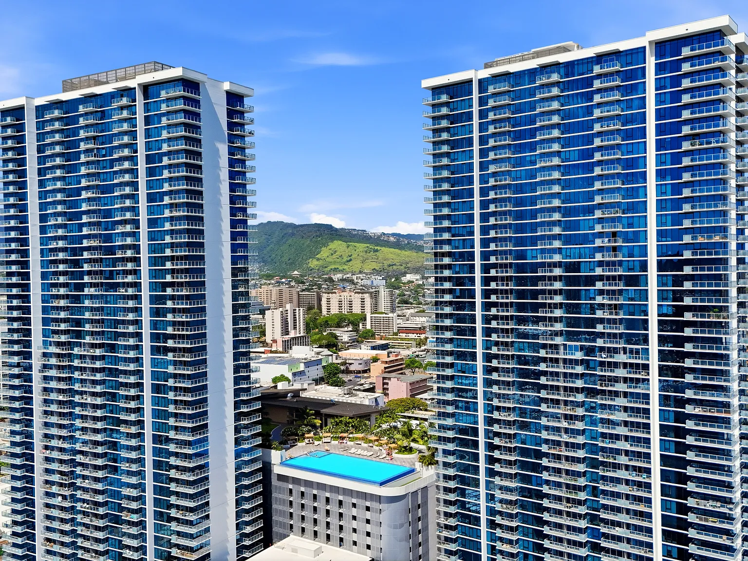 2 bed, 1076 sqft, $4,600 — Photo 2