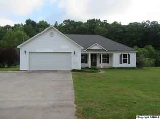 1704 Parker Rd SE, Hartselle, AL 35640