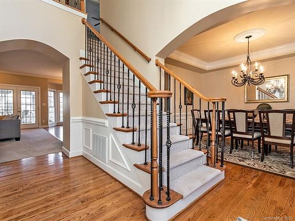 4th image of 8601 Samantha Ct