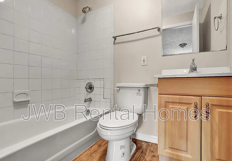 485 W 58th St — Photo 12
