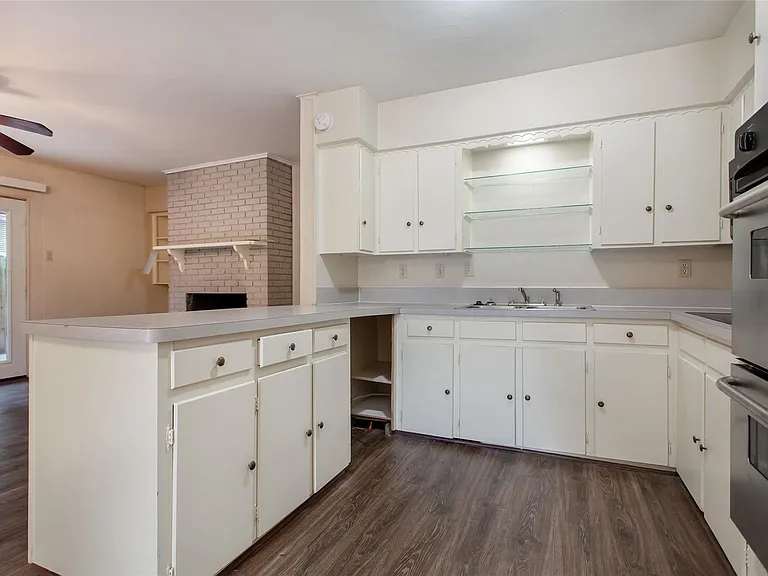 7445 Brentcove Cir — Photo 11