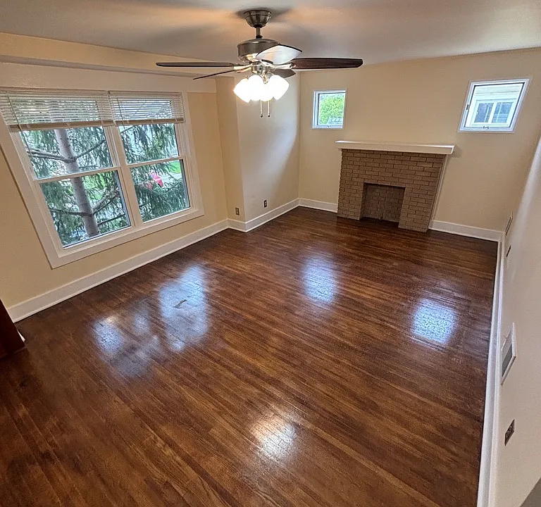 181 Shepard Ave #2