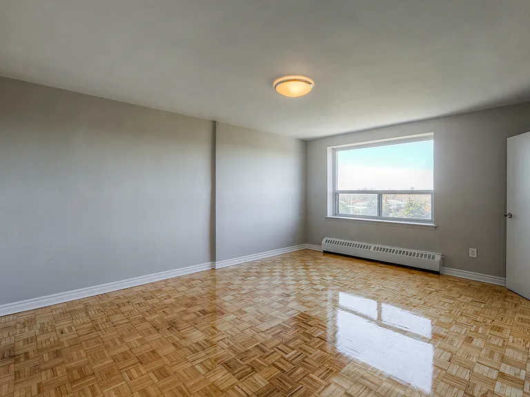 440 Rathburn Rd — Photo 11
