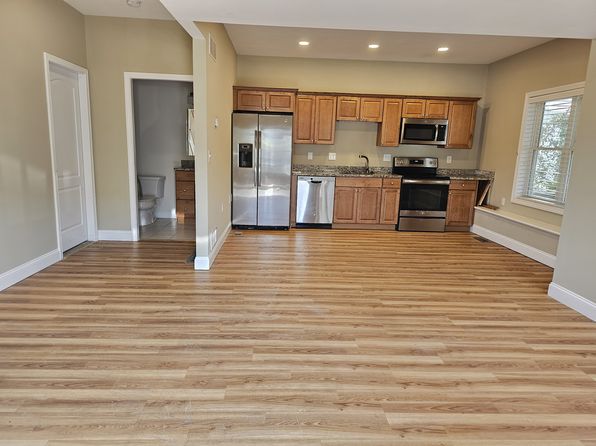21 E Pearl St #3, Nashua, NH 03060