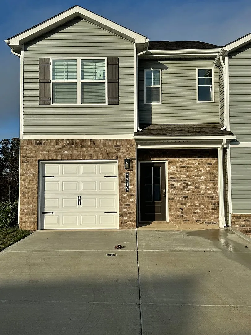 3 Bedroom 2.5 Bath Townhome in Kodak Exit 407 — Photo 2