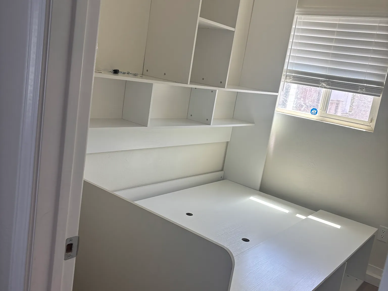2 bed, 472 sqft, $2,000 — Photo 2
