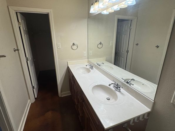 1045 French Dr, Conway, AR 72034