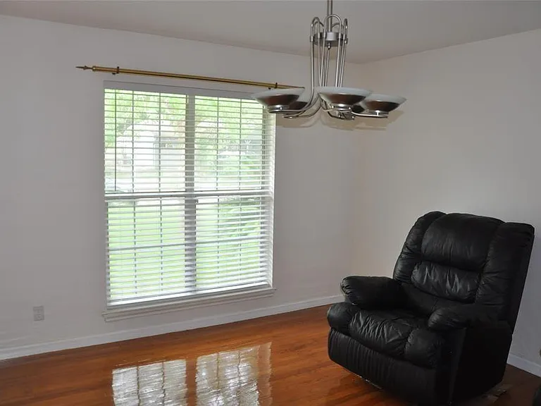 5519 Caversham Dr — Photo 2