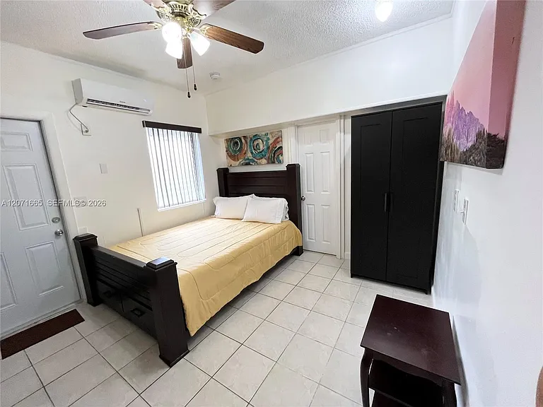 3054 NW 18th St #2 — Photo 2