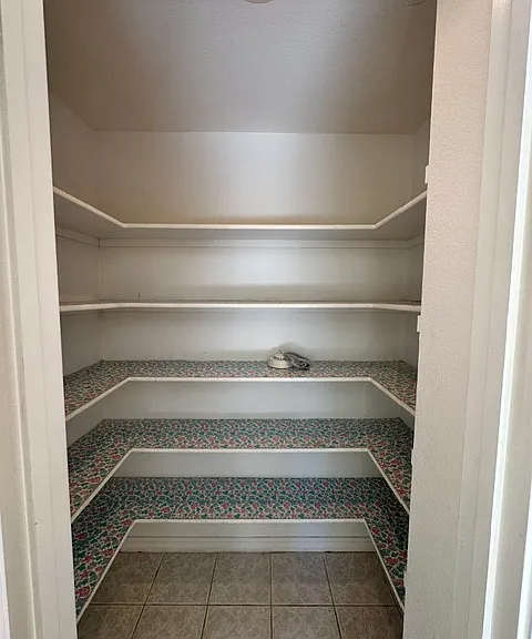 353 Silverlake Ct — Photo 8