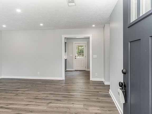 4th image of 519 Joslin Ave