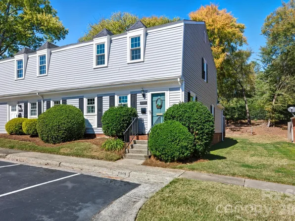 8005 Regent Park Ln, Charlotte, NC 28210