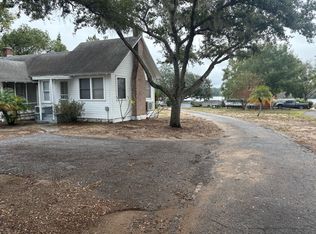 2923 S Grove St #B, Eustis, FL 32726