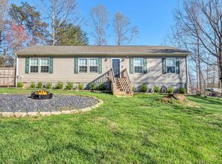 457 Sleepy Hollow Dr, Wirtz, VA 24184
