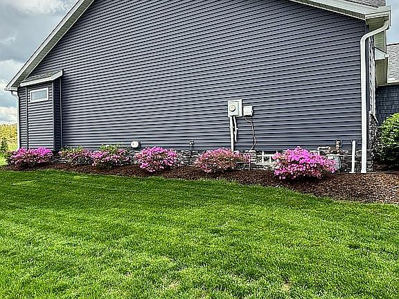 3rd image of 352 Heatherby Ln NE