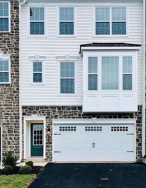 1st image of 214 Cadence Ct