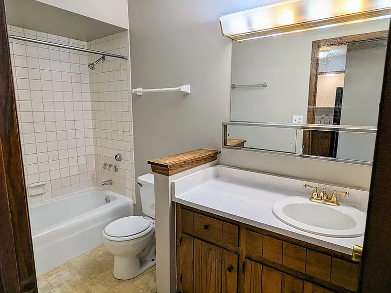 449 Dunbar Ave. 7 unit — Photo 6