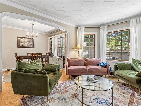 3rd image of 4149 N Wolcott Ave