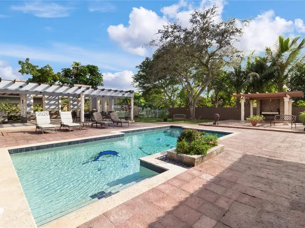 9290 NW 14th Ct, Pompano Beach, FL 33071