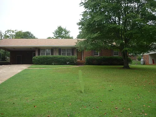 145 Coldstream Dr Photo 1