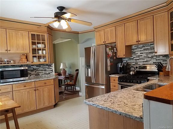 2nd image of 108 Lakewood Dr
