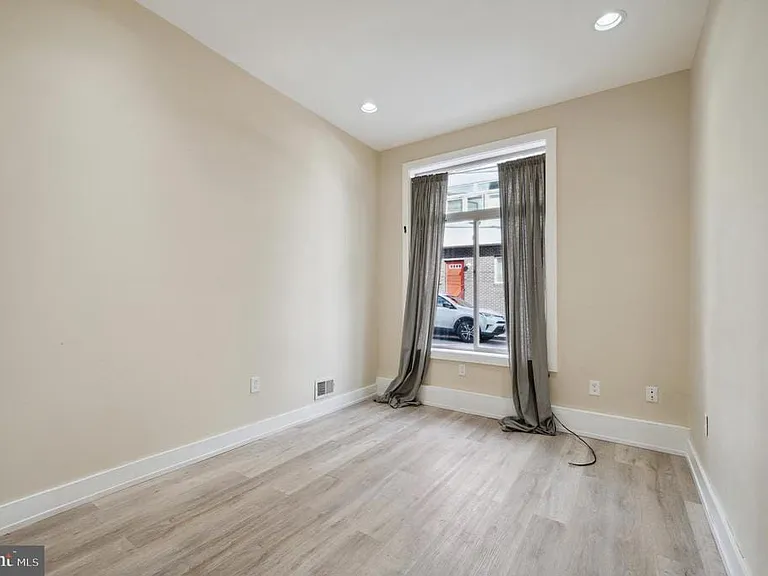 2024-26 E Fletcher St #1F — Photo 13