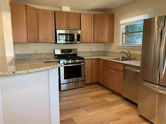 4th image of 2189 Oakmont St #0