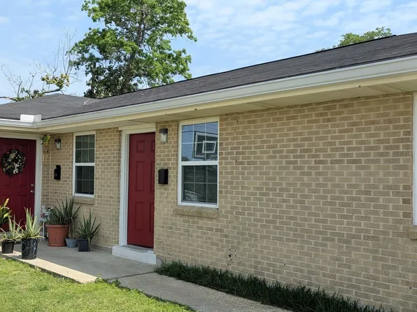 2001 James Dr, Marrero, LA 70072