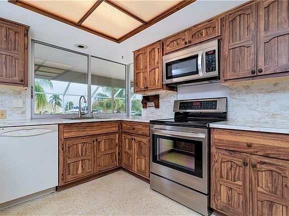 5th image of 226 Venezia Ct
