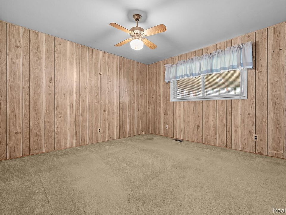 30388 Yorkshire Dr, photo 18