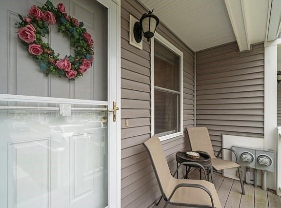 2nd image of 30 Sycamore Dr