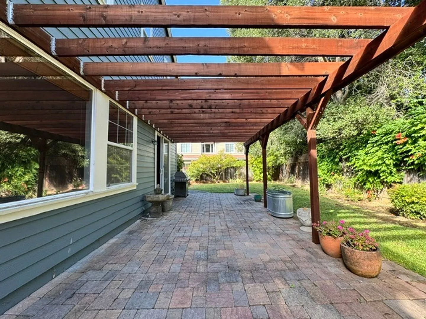 Beautiful Four Bedroom Napa Home on Secluded Cul-de-Sac — Photo 3