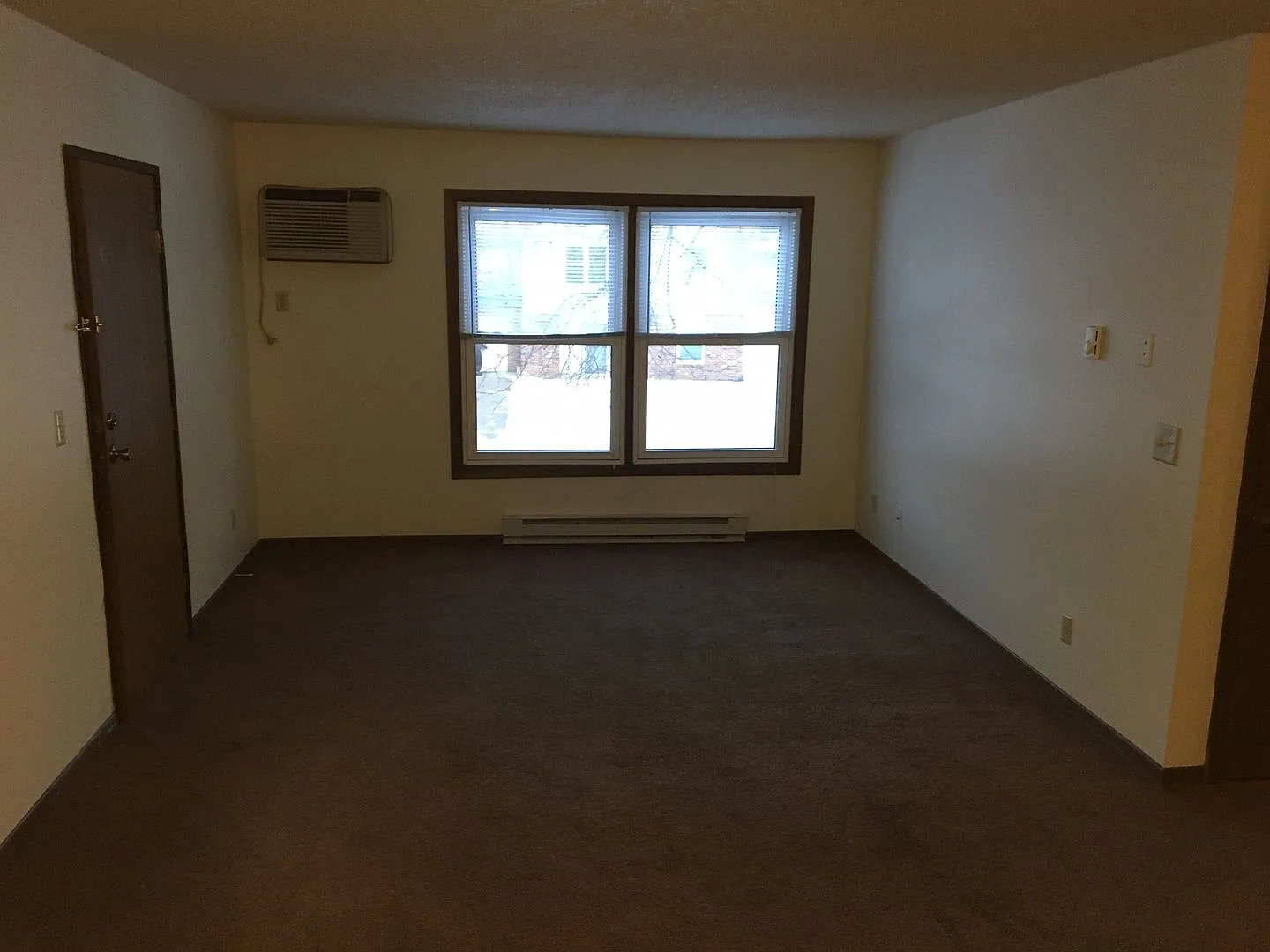 1108 Meridian Hts Dr — Photo 3
