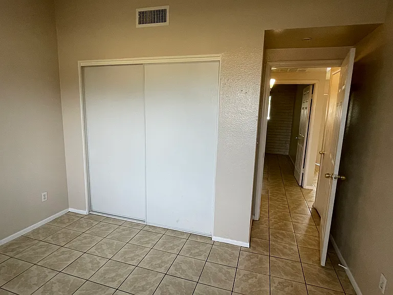 7526 W Glenn Dr #5 — Photo 9