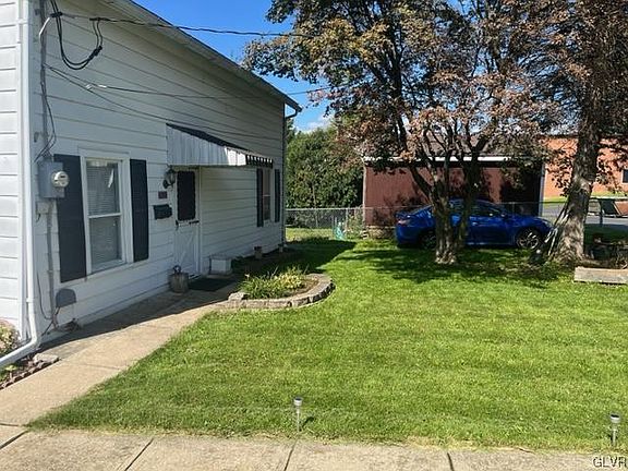 2nd image of 1130 Oak St