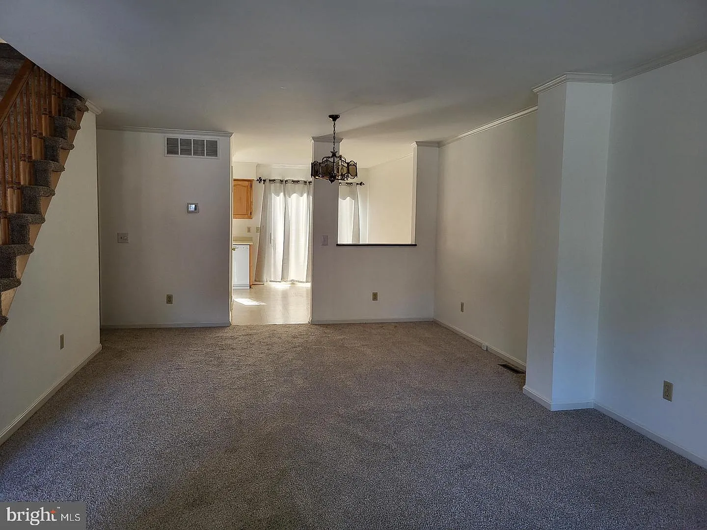 2 bed, 2.5 bath, 1475 sqft, $2,100 — Photo 3