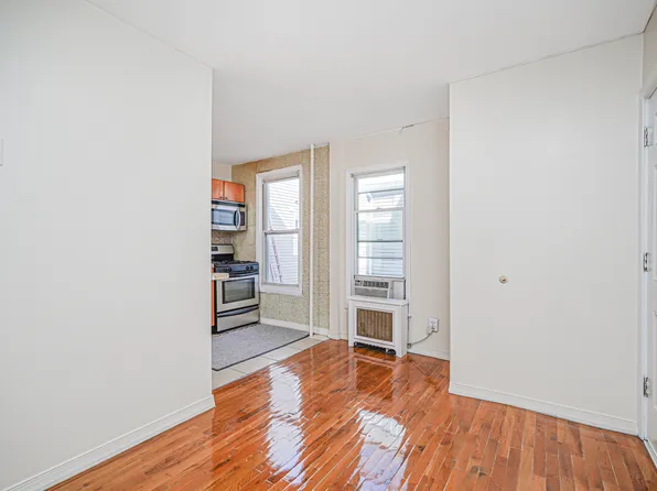 599 18th Street image 13 of 44