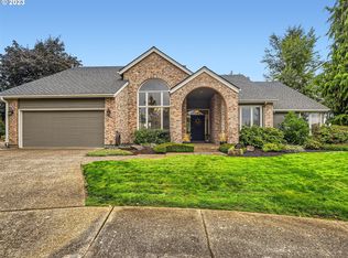 19720 Suncrest Dr, West Linn, OR