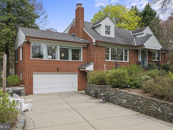 3rd image of 9823 Haverhill Dr