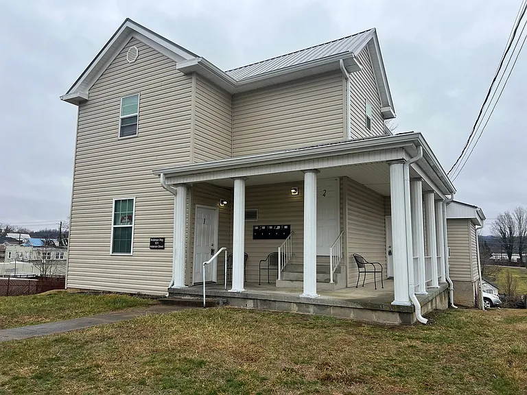 1011 Anderson St — Photo 1