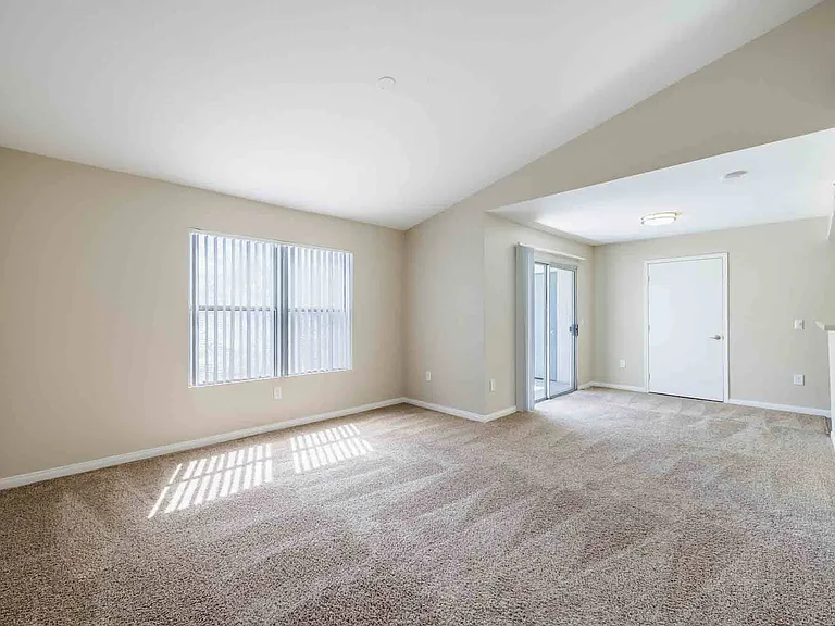 Ascent at Silverado Apartment Homes — Photo 32