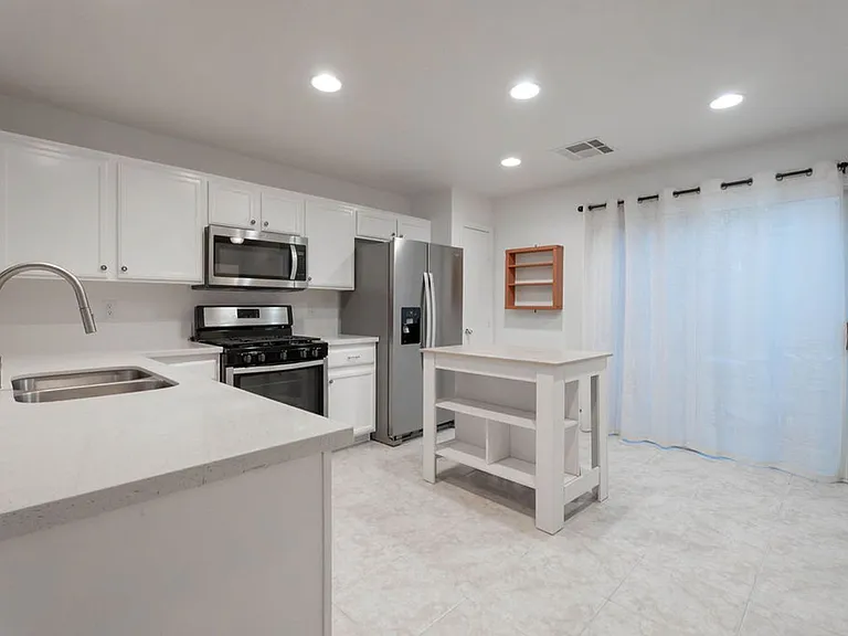 10380 Commanche Moon Ave — Photo 5