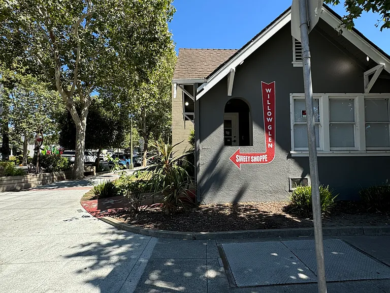 1203 Lincoln Ave — Photo 3