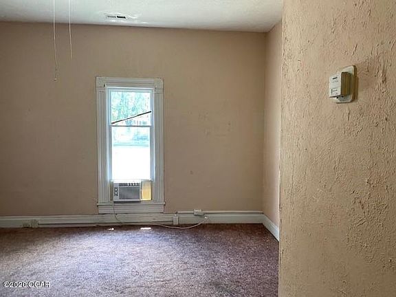 3rd image of 126 S Pearl Ave