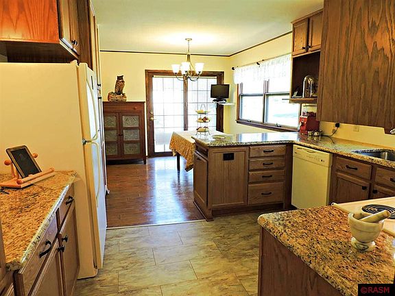 4th image of 208 Viking Dr