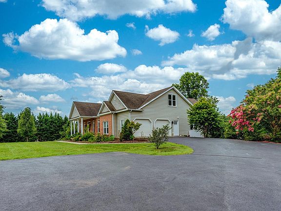 4th image of 1634 Riverbend Dr