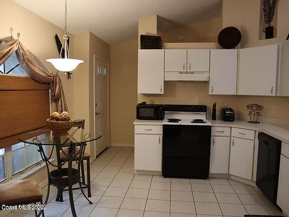 3rd image of 3590 Egret Dr