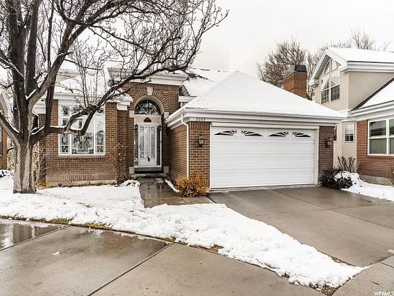 2nd image of 2069 E Harvard Oaks Cir